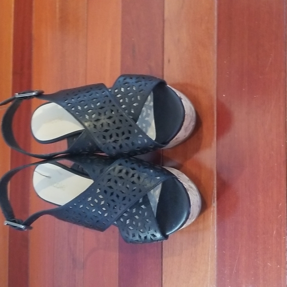 Nicole black leather platform sandals,  worn once, size 6.5 - Picture 2 of 3